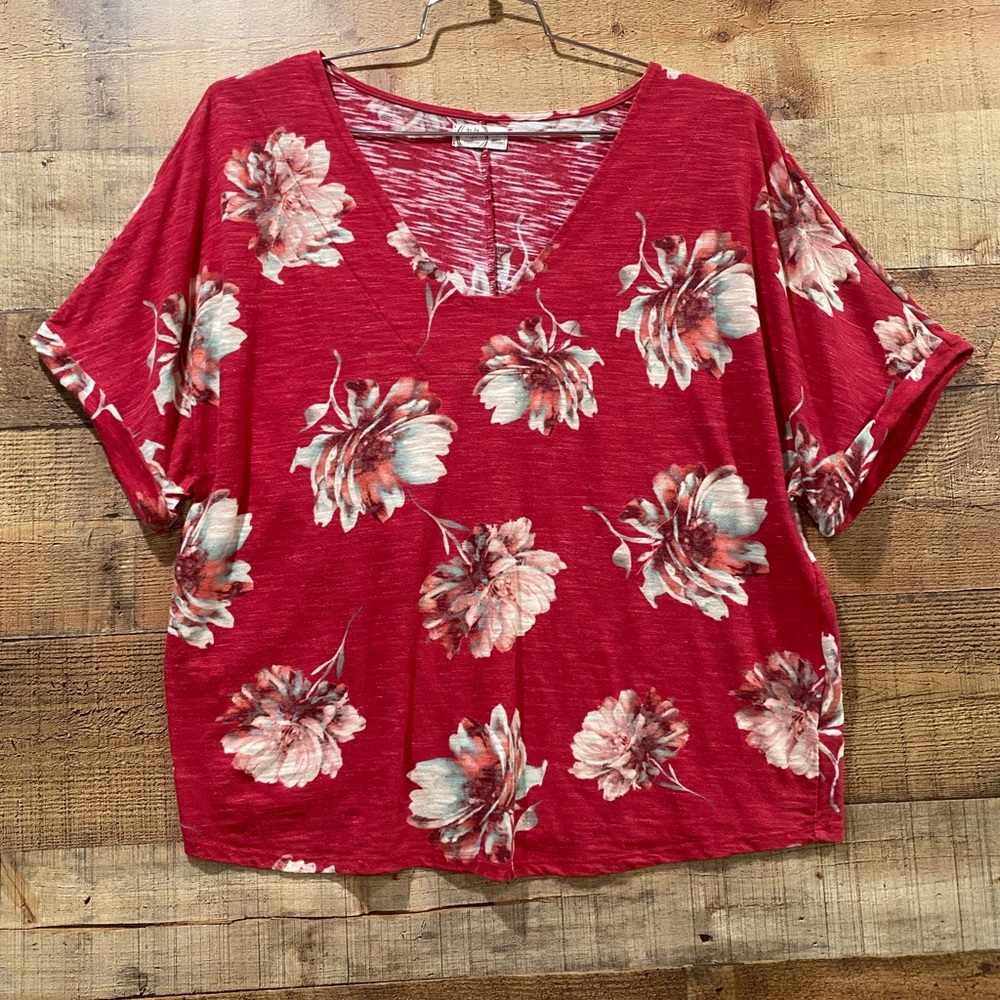 Maurice’s 24/7 Floral Red Cropped Women's Top Size 1X